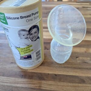 Silicone Breast Pump - One Size Portable Manual Pump (Clear)